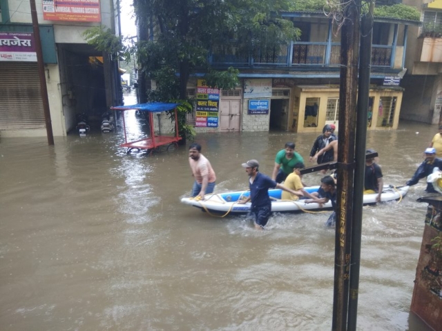 Assisting Flood Victims